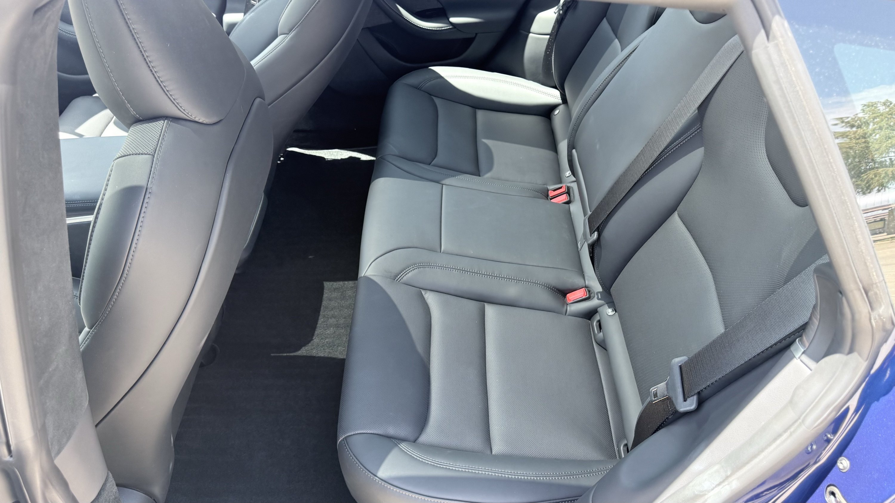 Used 2025 Tesla Model S AWD/4WD image 36