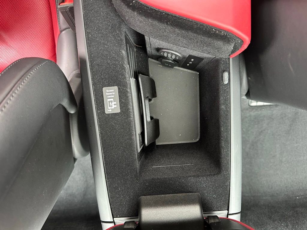 Used 2025 Porsche Taycan image 26