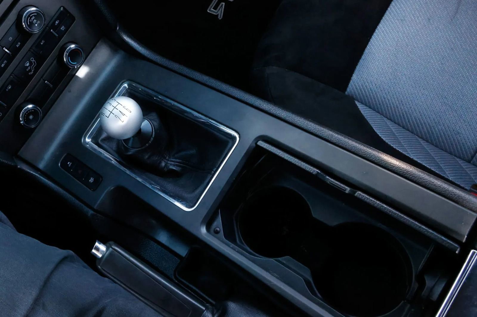 Used 2014 Ford Mustang GT image 36