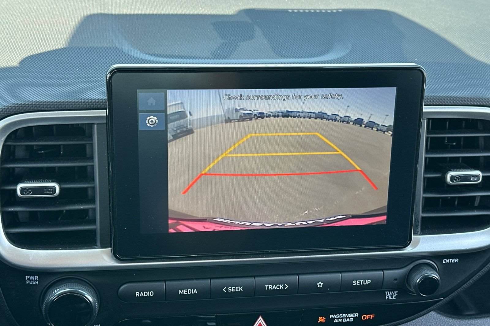 Used 2025 Hyundai Venue SEL FWD image 25