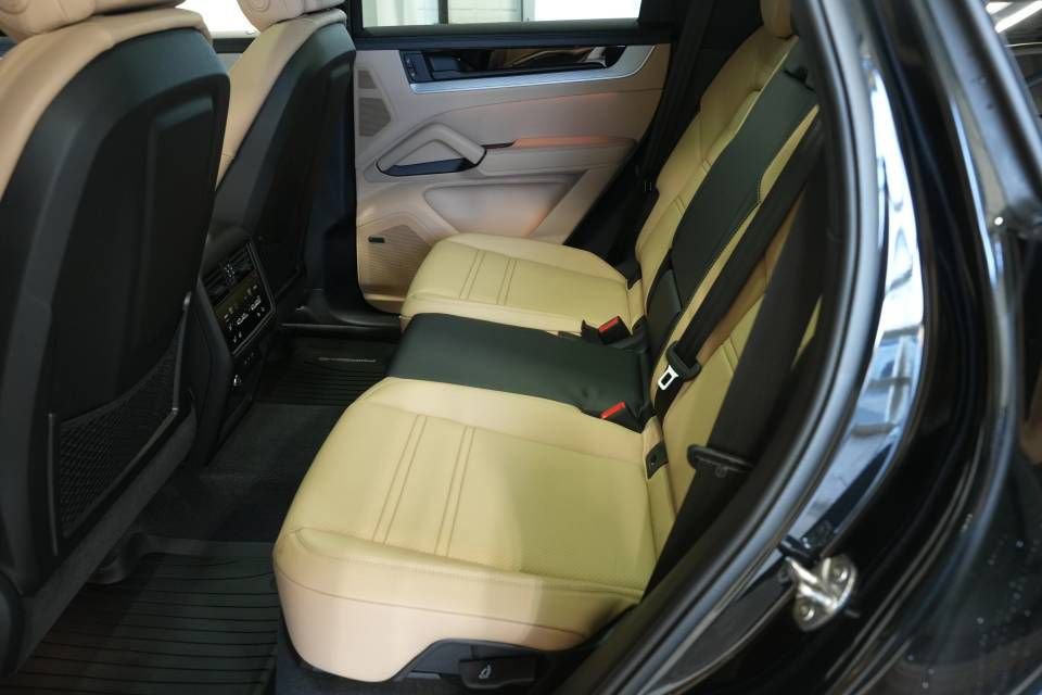 New 2026 Porsche Cayenne image 26