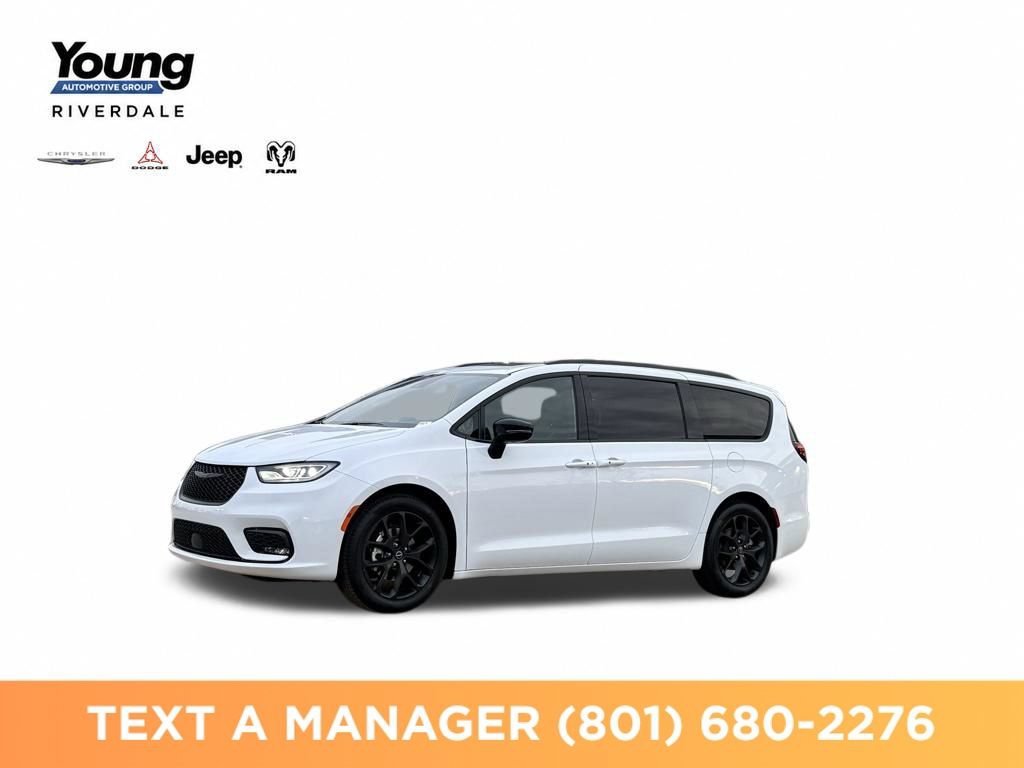 New 2026 Chrysler Pacifica Limited w/ S Appearance Package FWD image 1