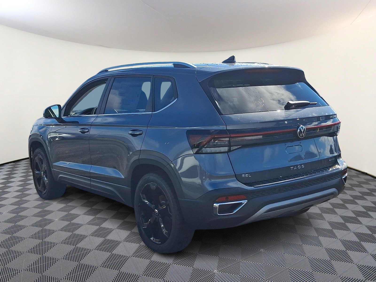 New 2027 Volkswagen Taos SEL AWD/4WD image 3