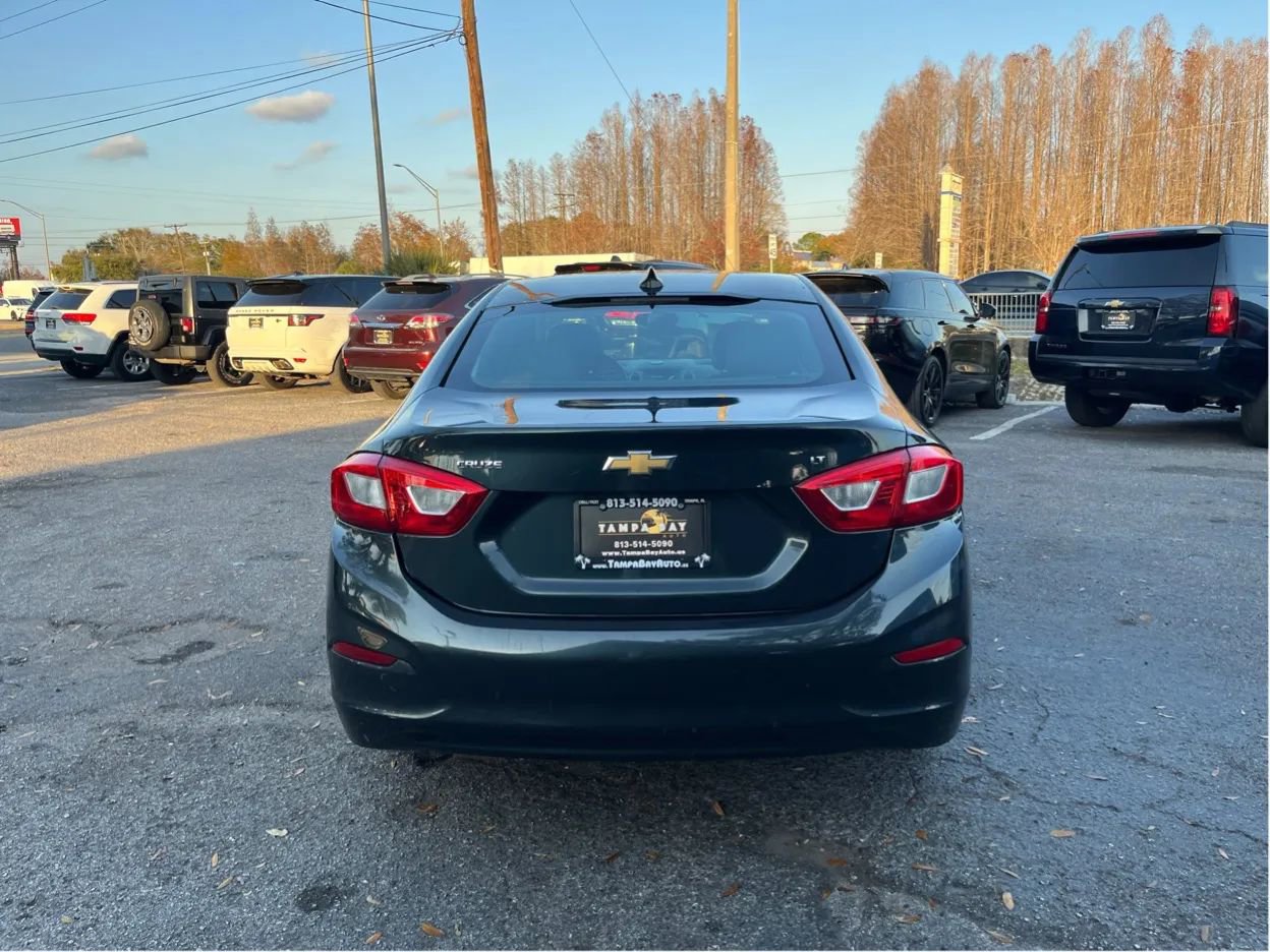 Used 2017 Chevrolet Cruze LT image 6
