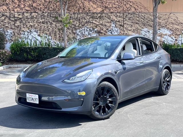 Used 2022 Tesla Model Y Long Range image 3