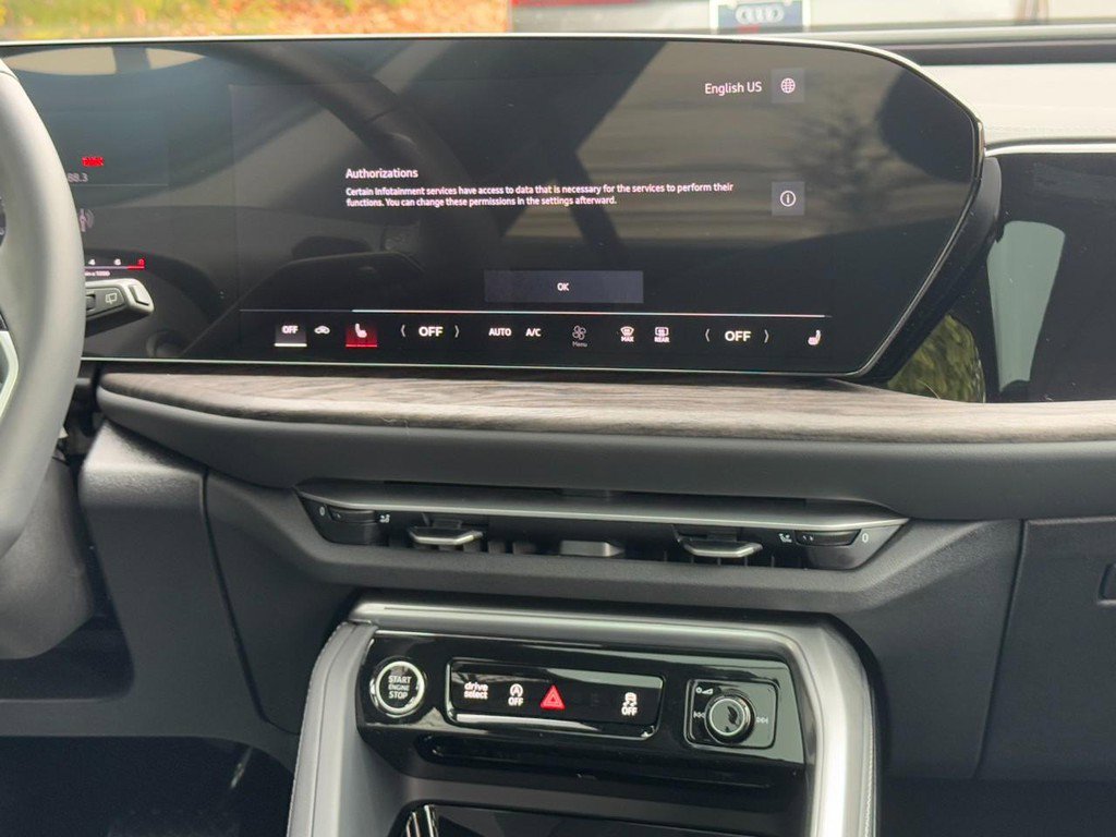 Used 2025 Audi Q5 Premium w/ Convenience Package image 13