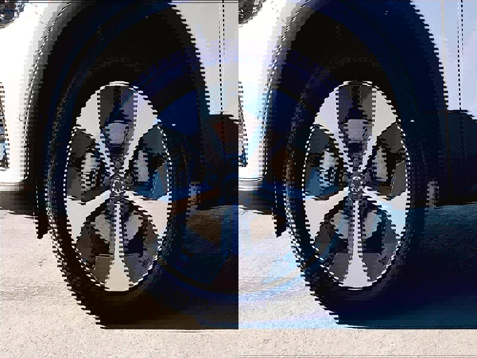 New 2026 Volvo XC40 B5 Plus w/ Protection Package Premier AWD/4WD image 14