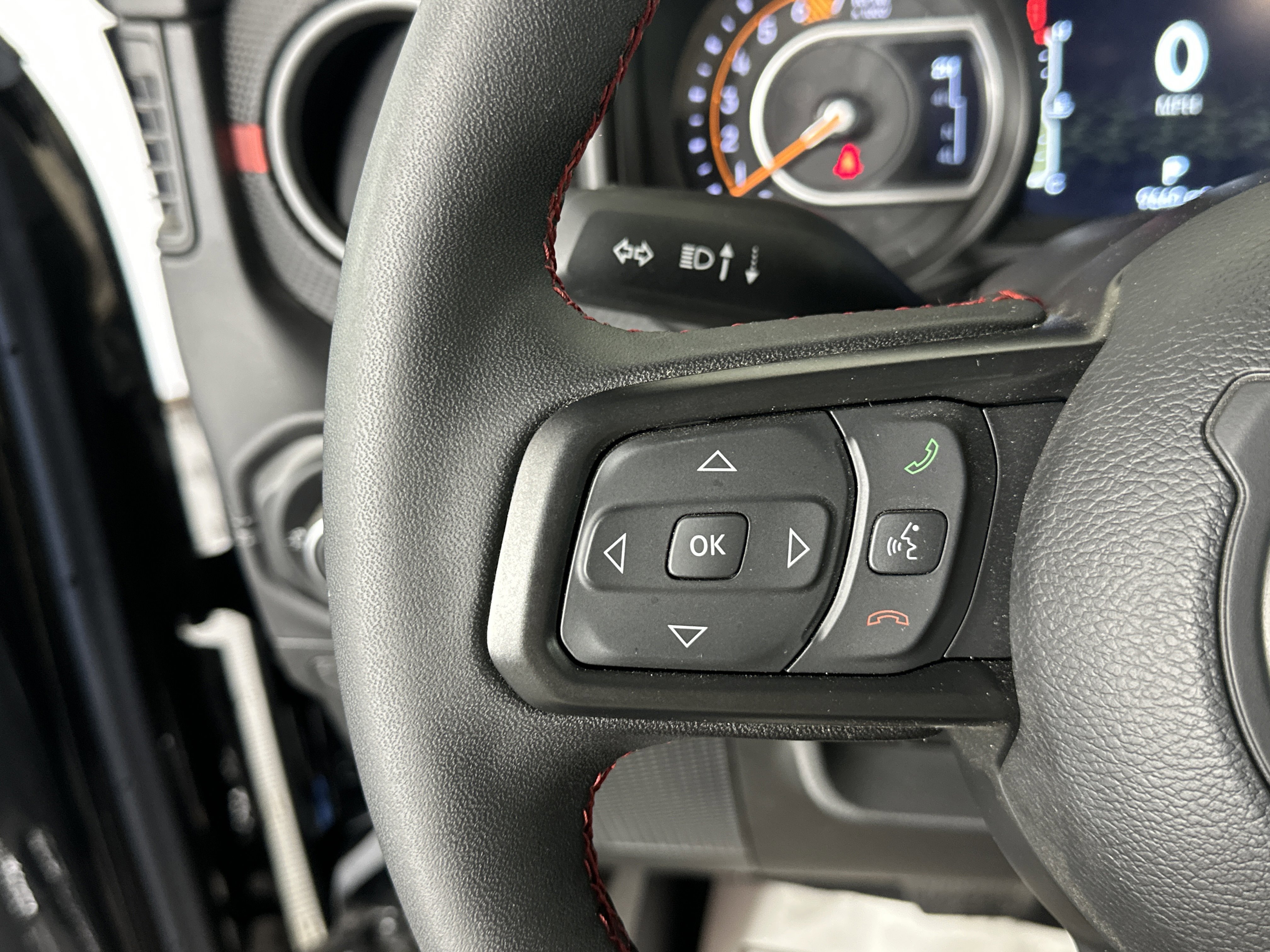 Used 2024 Jeep Wrangler Unlimited Rubicon w/ Technology Group image 29