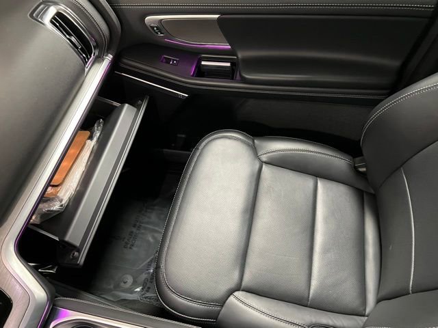 Used 2025 Ford Expedition Platinum image 36