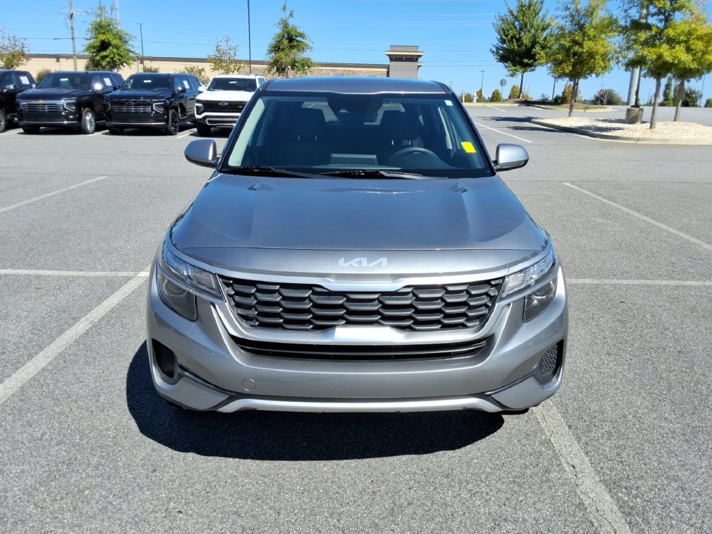 Used 2022 Kia Seltos LX AWD/4WD image 2
