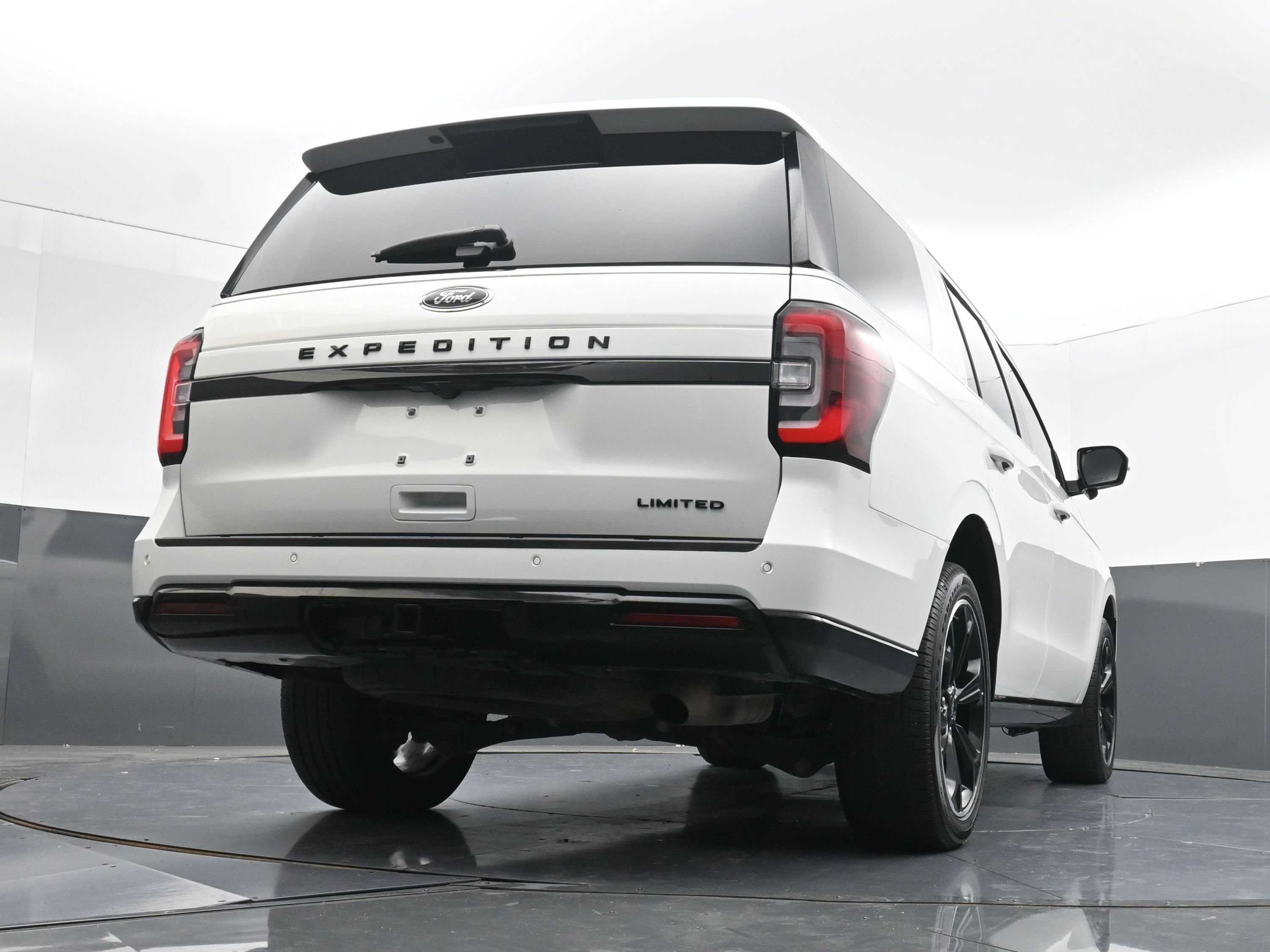 Used 2023 Ford Expedition Limited RWD image 32