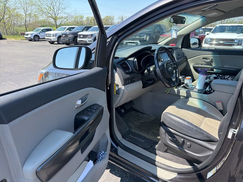 Used 2020 Kia Sedona EX image 6