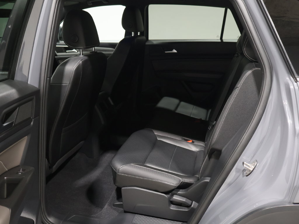 Used 2022 Volkswagen Atlas Cross Sport SE AWD/4WD image 16