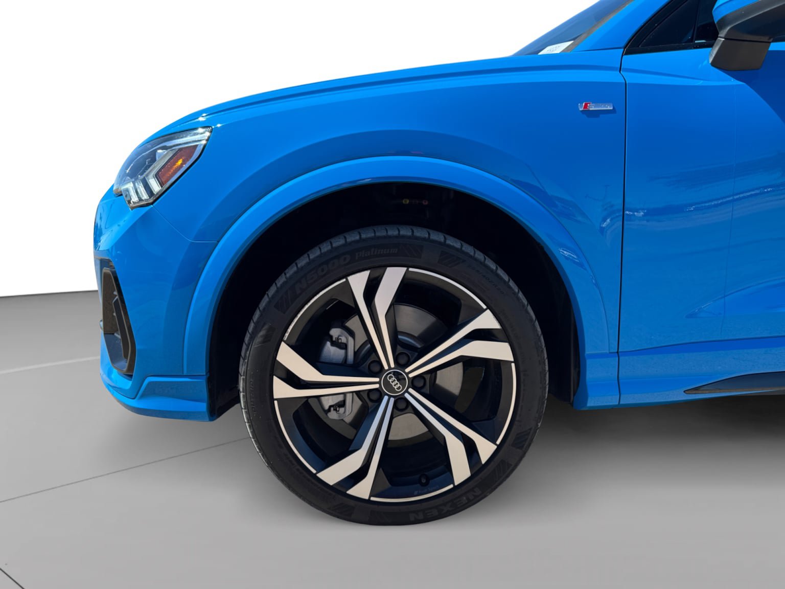 Used 2023 Audi Q3 2.0T Premium Plus w/ Premium Plus Package AWD/4WD image 9