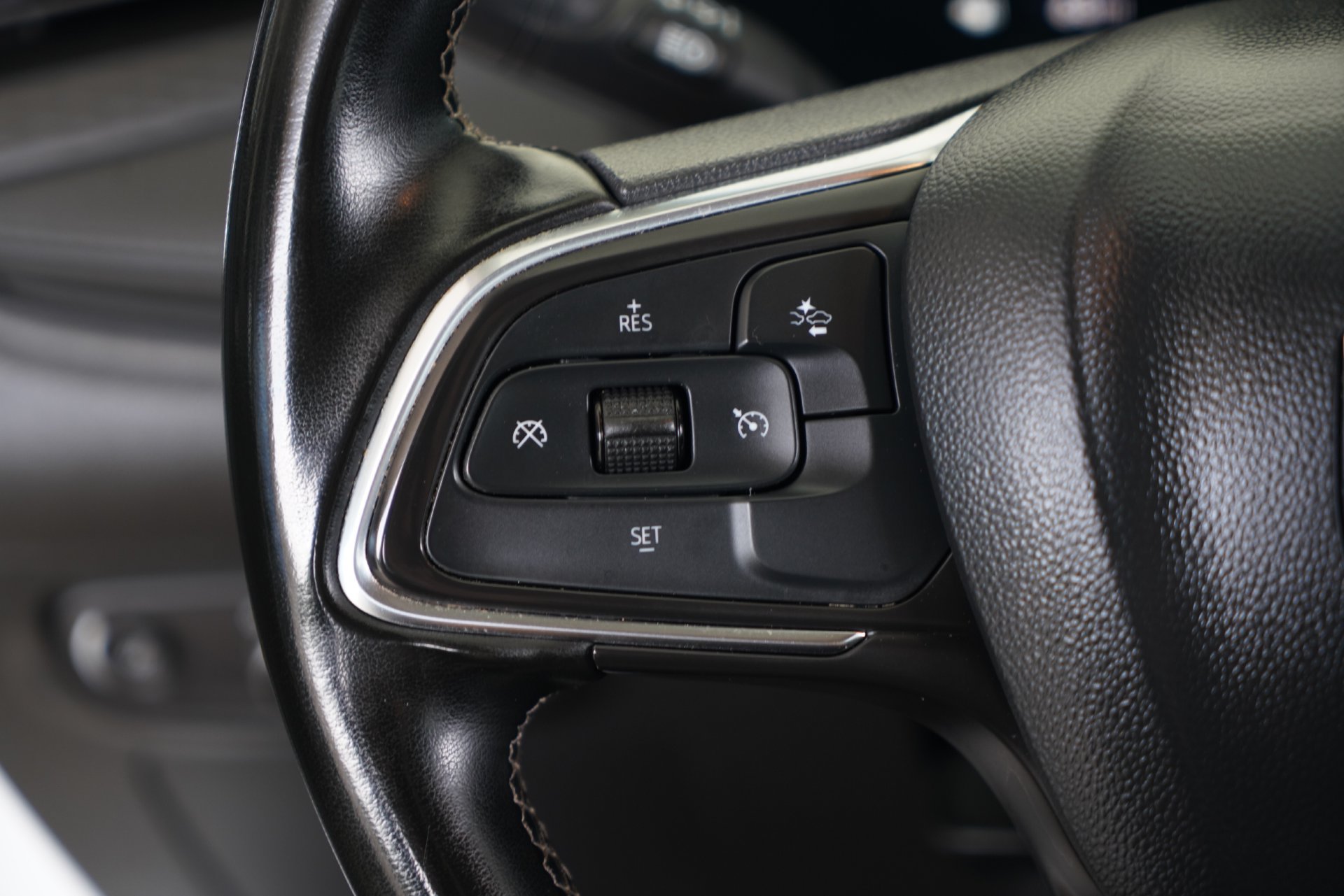 Used 2024 Buick Encore GX Preferred FWD image 12