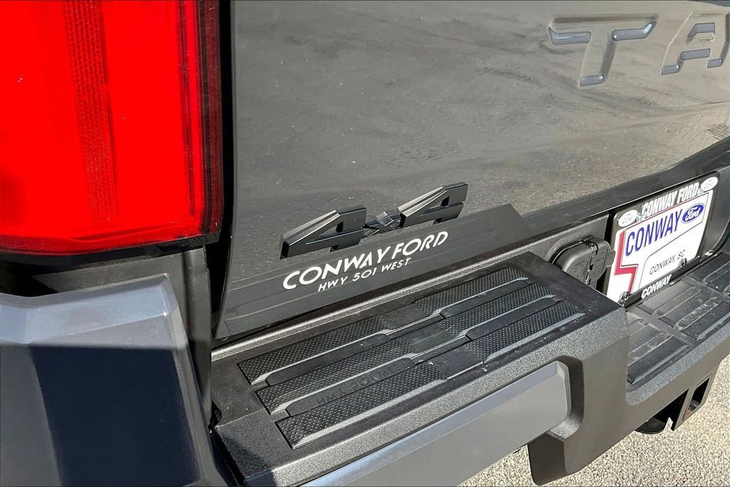 Used 2025 Toyota Tacoma TRD Off-Road AWD/4WD image 27