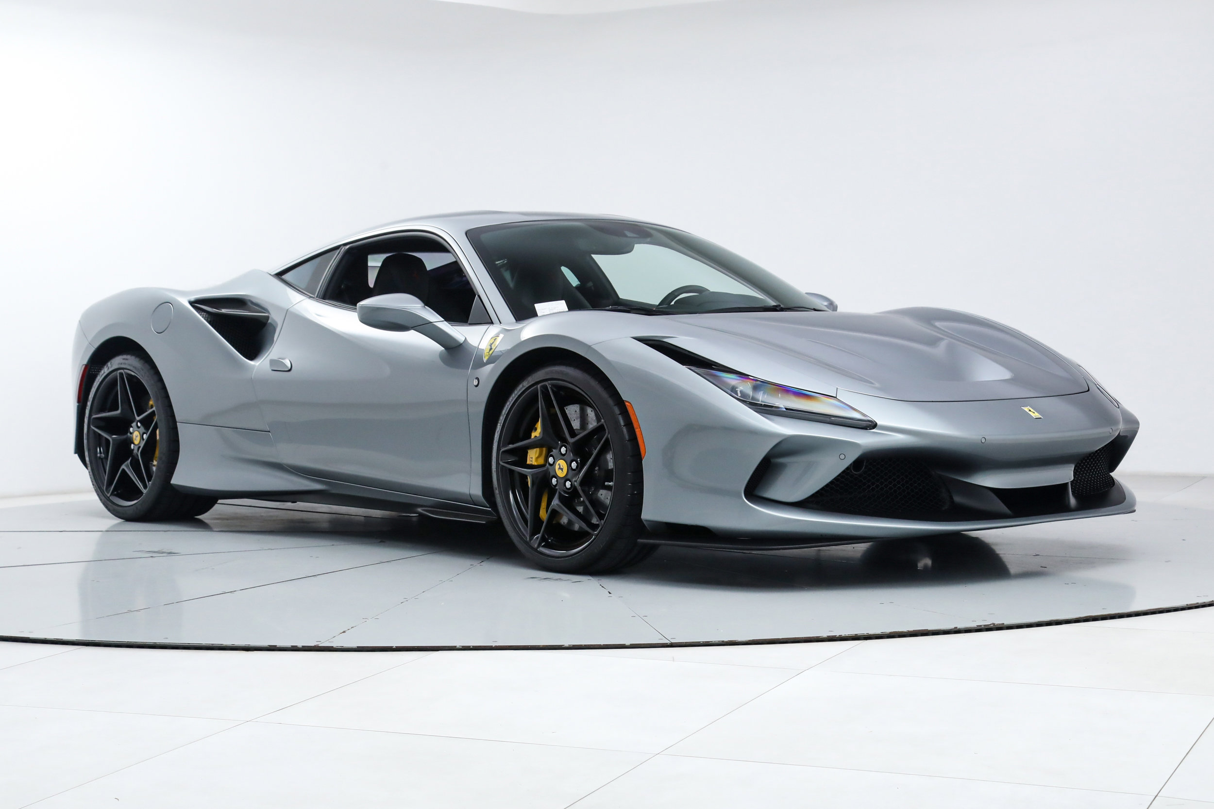 Used 2021 Ferrari F8 Tributo RWD image 10
