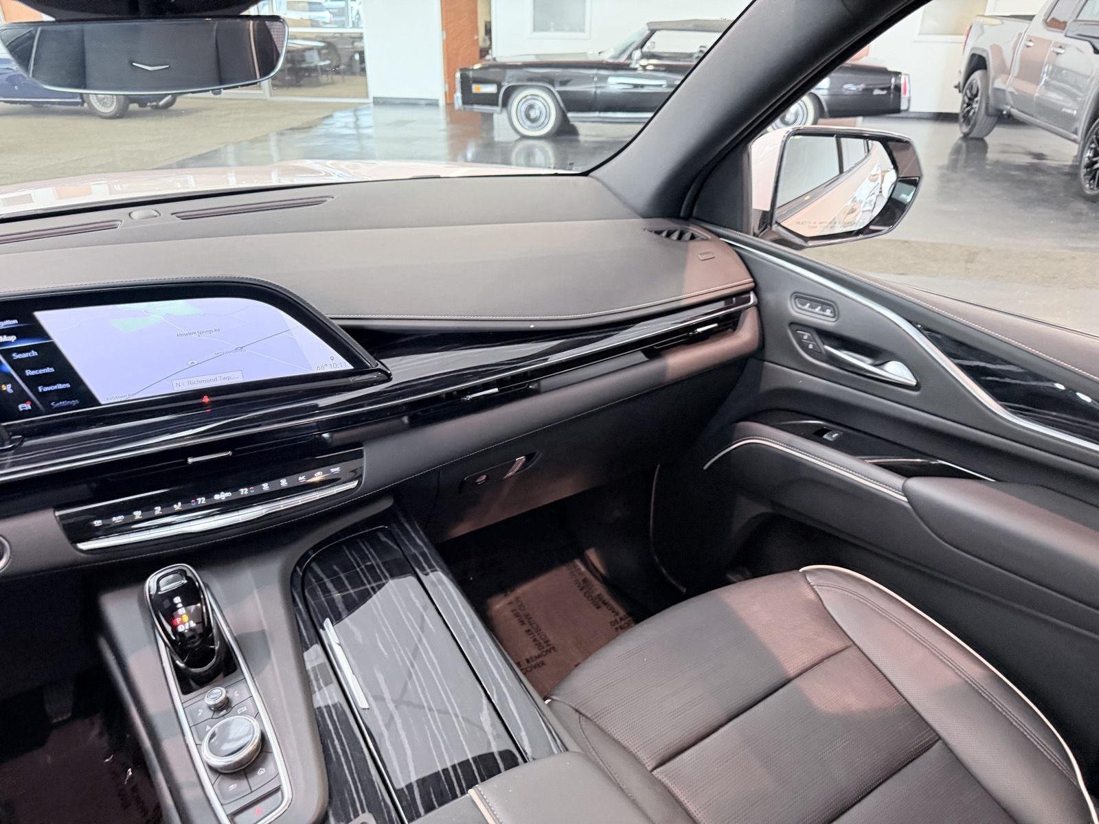 Used 2022 Cadillac Escalade Sport w/ Touring Package AWD/4WD image 43