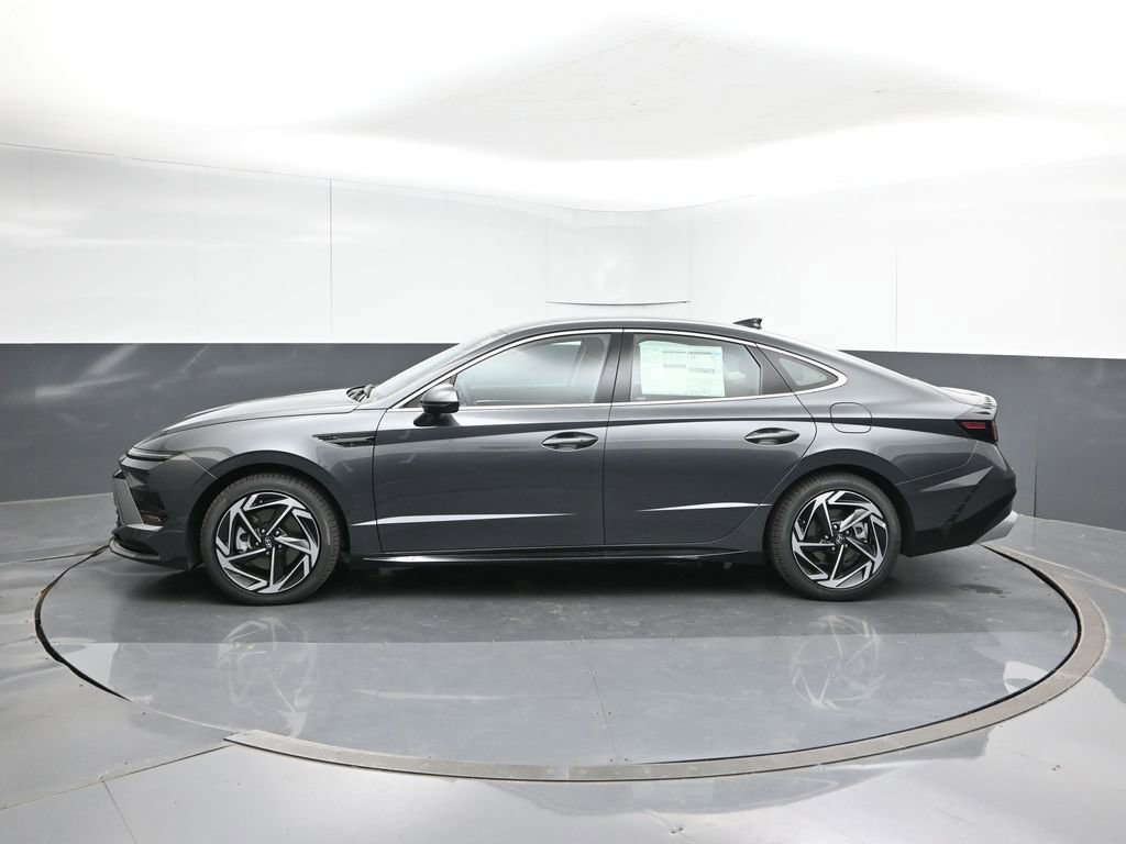 New 2026 Hyundai Sonata SEL FWD image 2