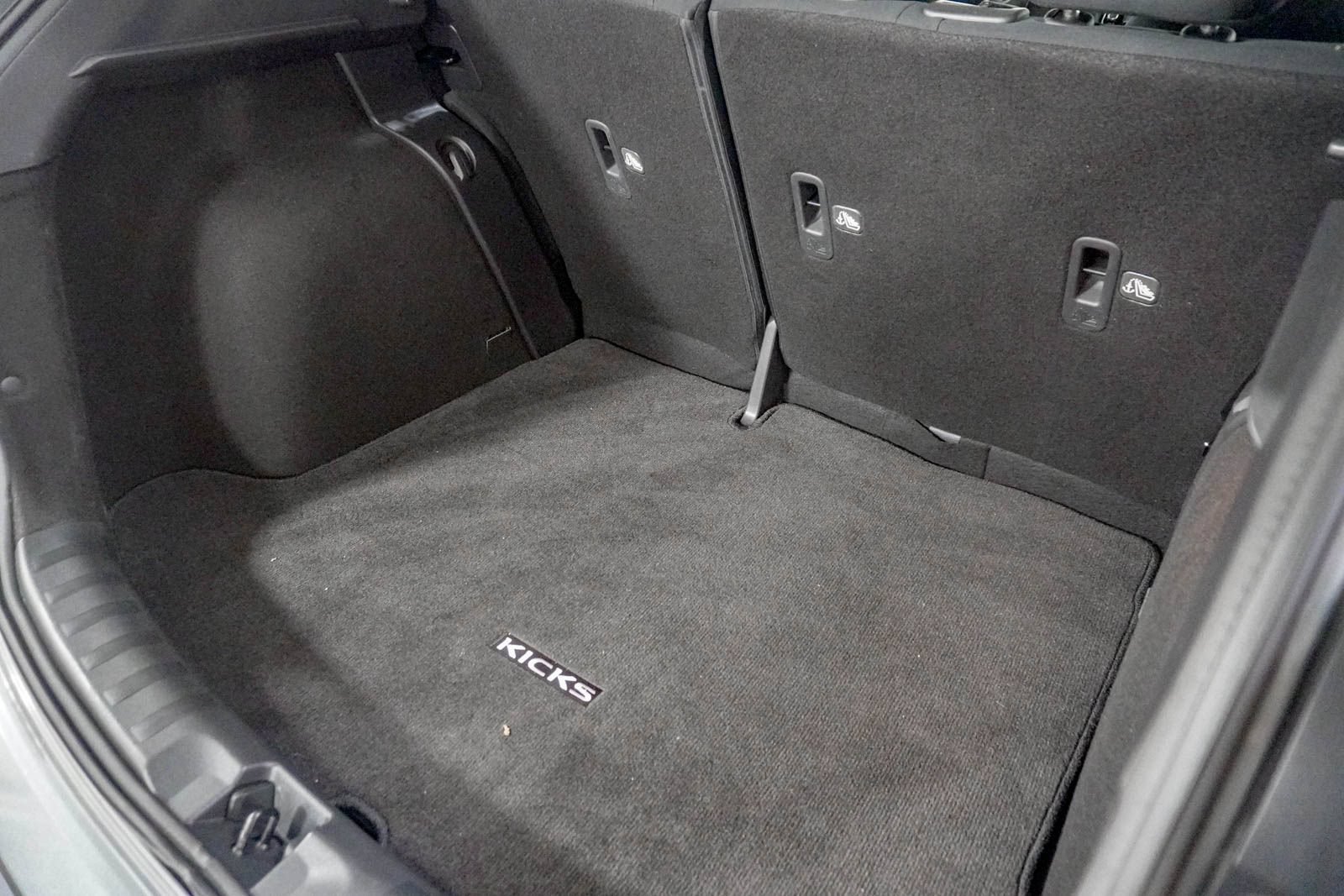 Used 2023 Nissan Kicks S FWD image 9