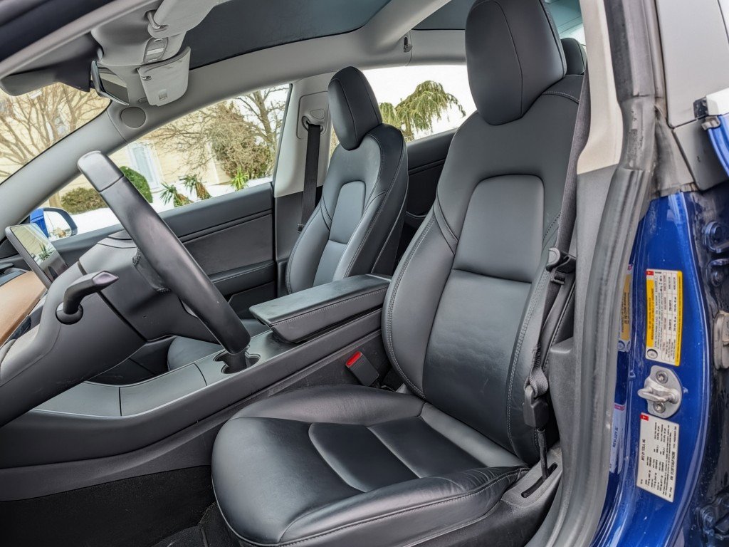 Used 2018 Tesla Model 3 Mid Range image 18