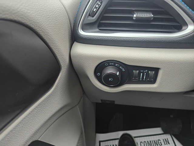 Used 2021 Chrysler Pacifica Touring image 20