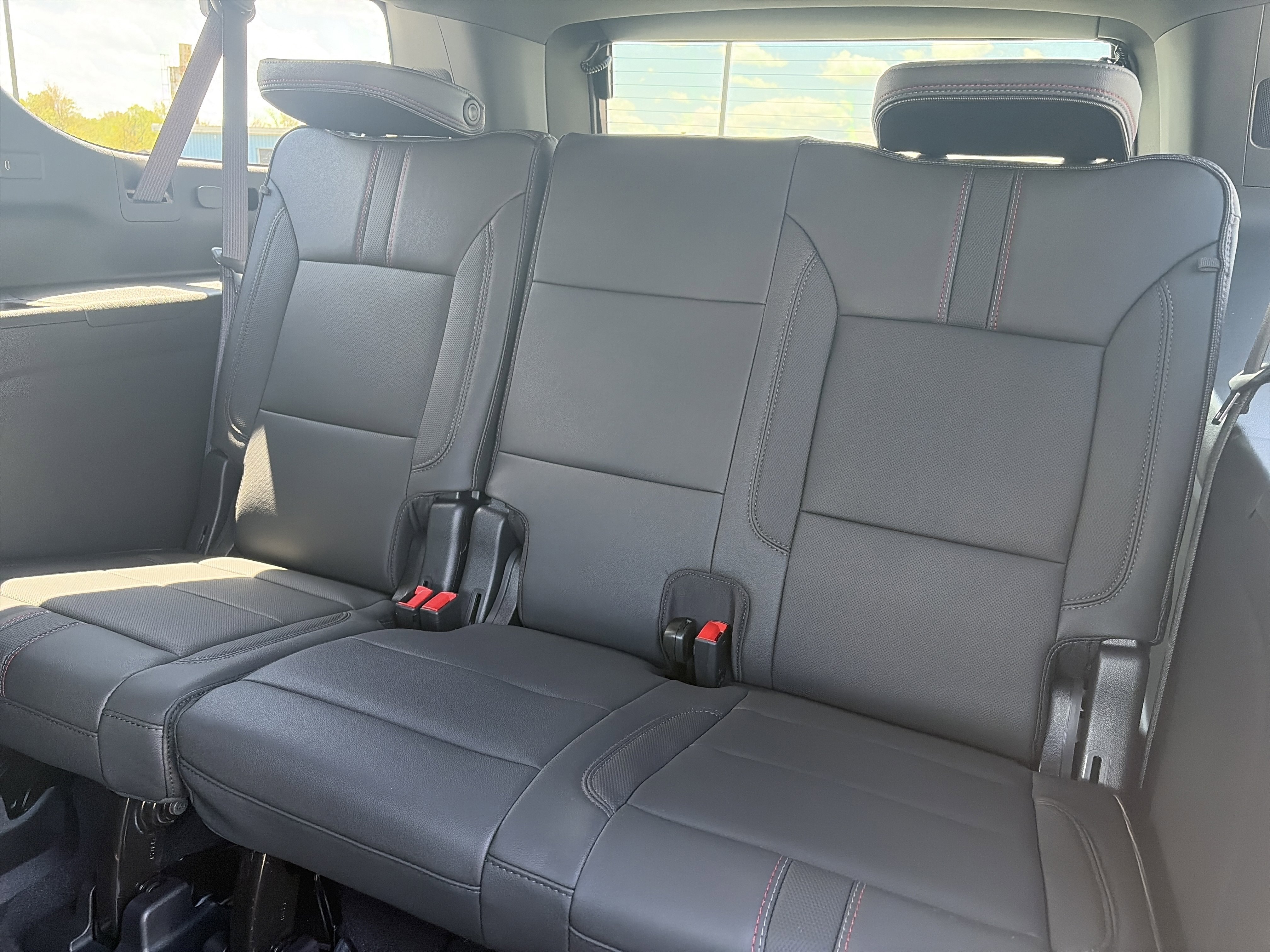 New 2026 Chevrolet Suburban RST w/ Sun And Tow Package AWD/4WD image 15