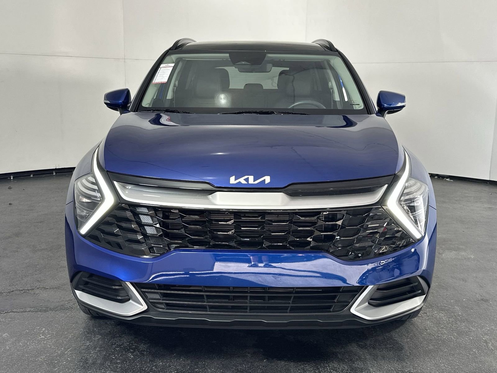 Used 2025 Kia Sportage EX w/ Premium Package image 4