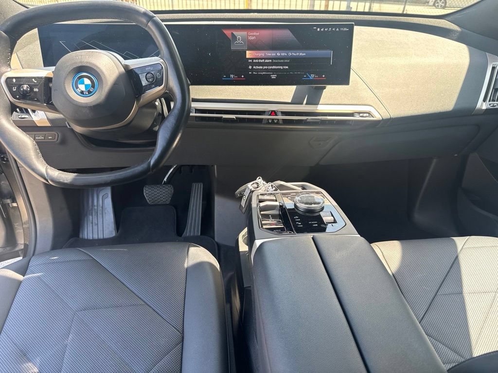 Used 2023 BMW iX xDrive50 AWD/4WD image 17