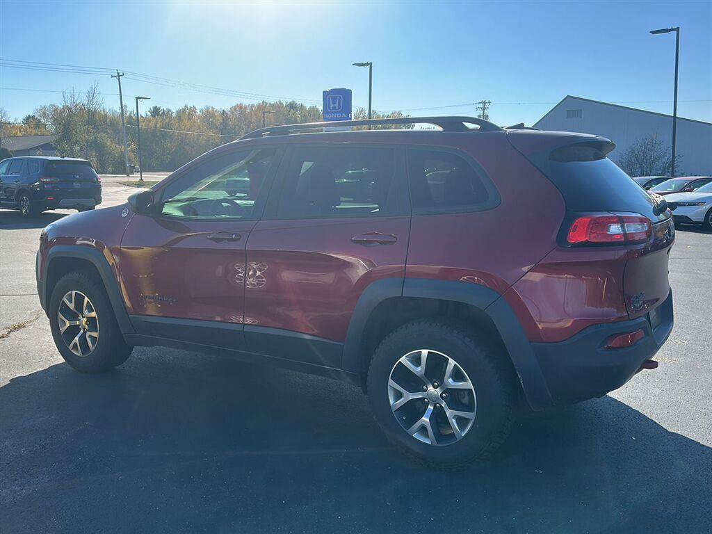 Used 2017 Jeep Cherokee Trailhawk w/ Cold Weather Group AWD/4WD image 6