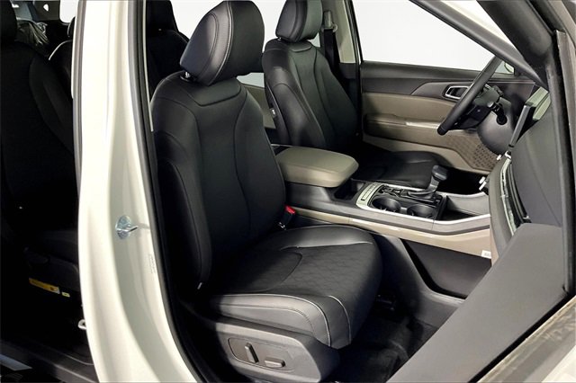 New 2026 Kia Carnival EX image 12