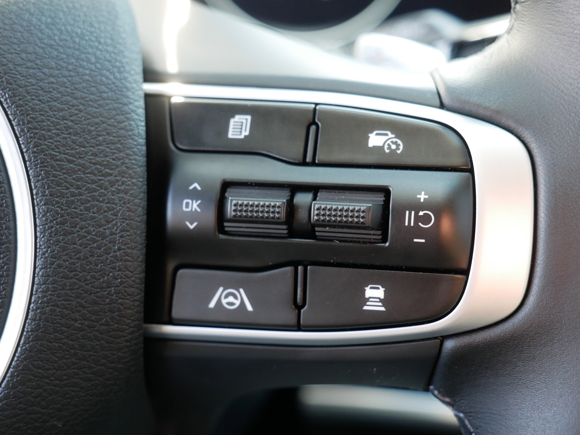 Certified 2025 Kia Sportage SX Prestige AWD/4WD image 29