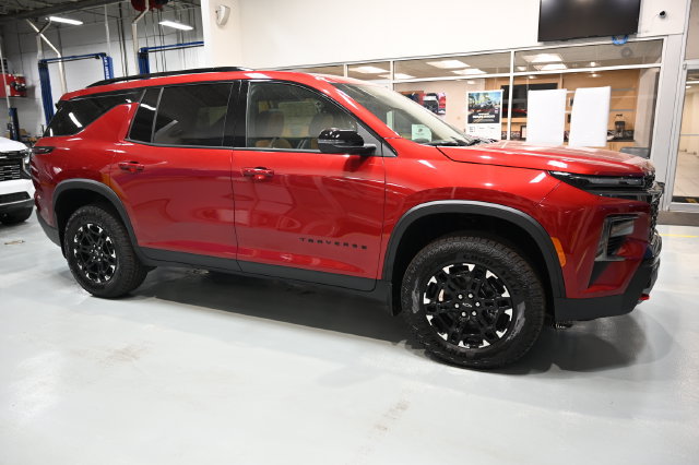 New 2027 Chevrolet Traverse Z71 w/ Enhanced Driving Package AWD/4WD image 4