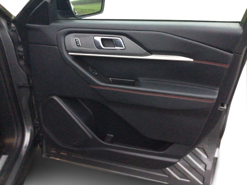 Used 2025 Ford Explorer ST-Line AWD/4WD image 21