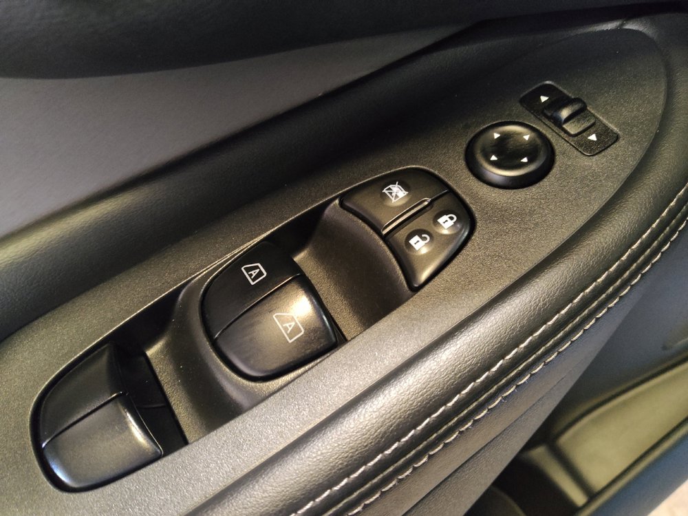 Used 2020 Nissan Murano SV image 27