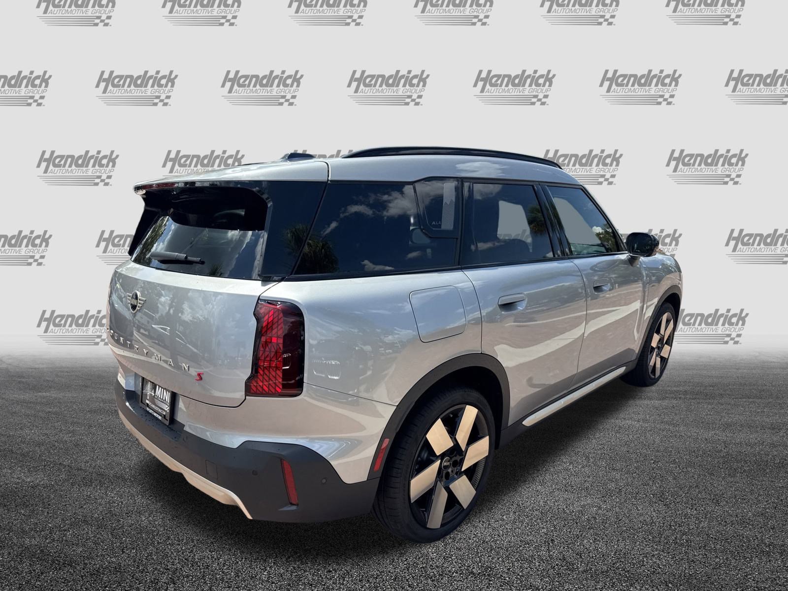 Used 2025 MINI Cooper Countryman S w/ Comfort Package Max image 9