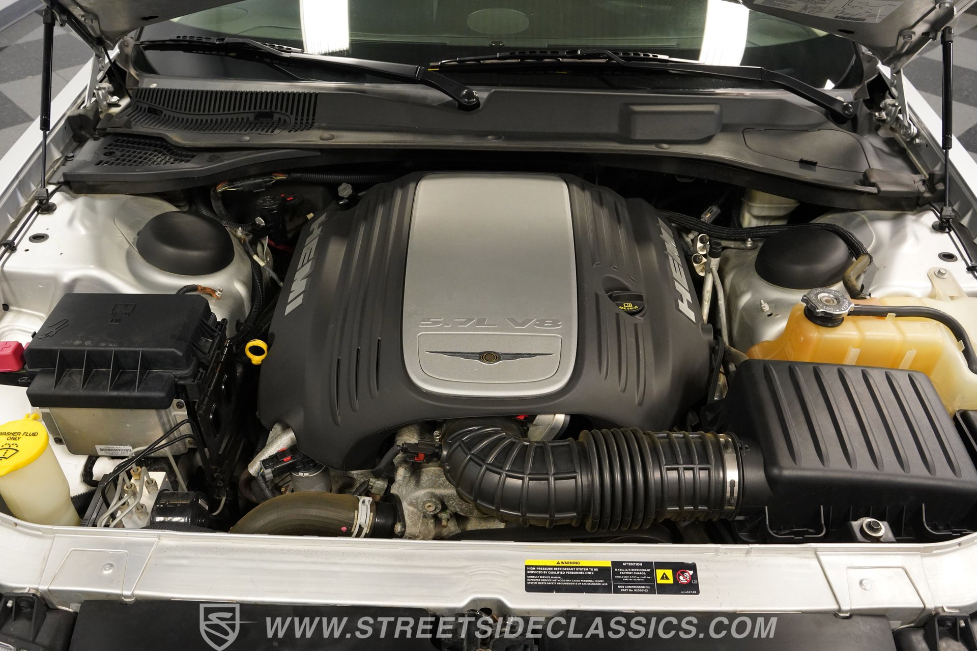 Used 2005 Chrysler 300 C w/ Navigation & Sound Group II image 3