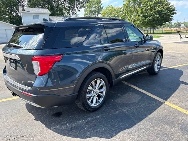 Certified 2023 Ford Explorer XLT w/ Equipment Group 202A AWD/4WD image 3