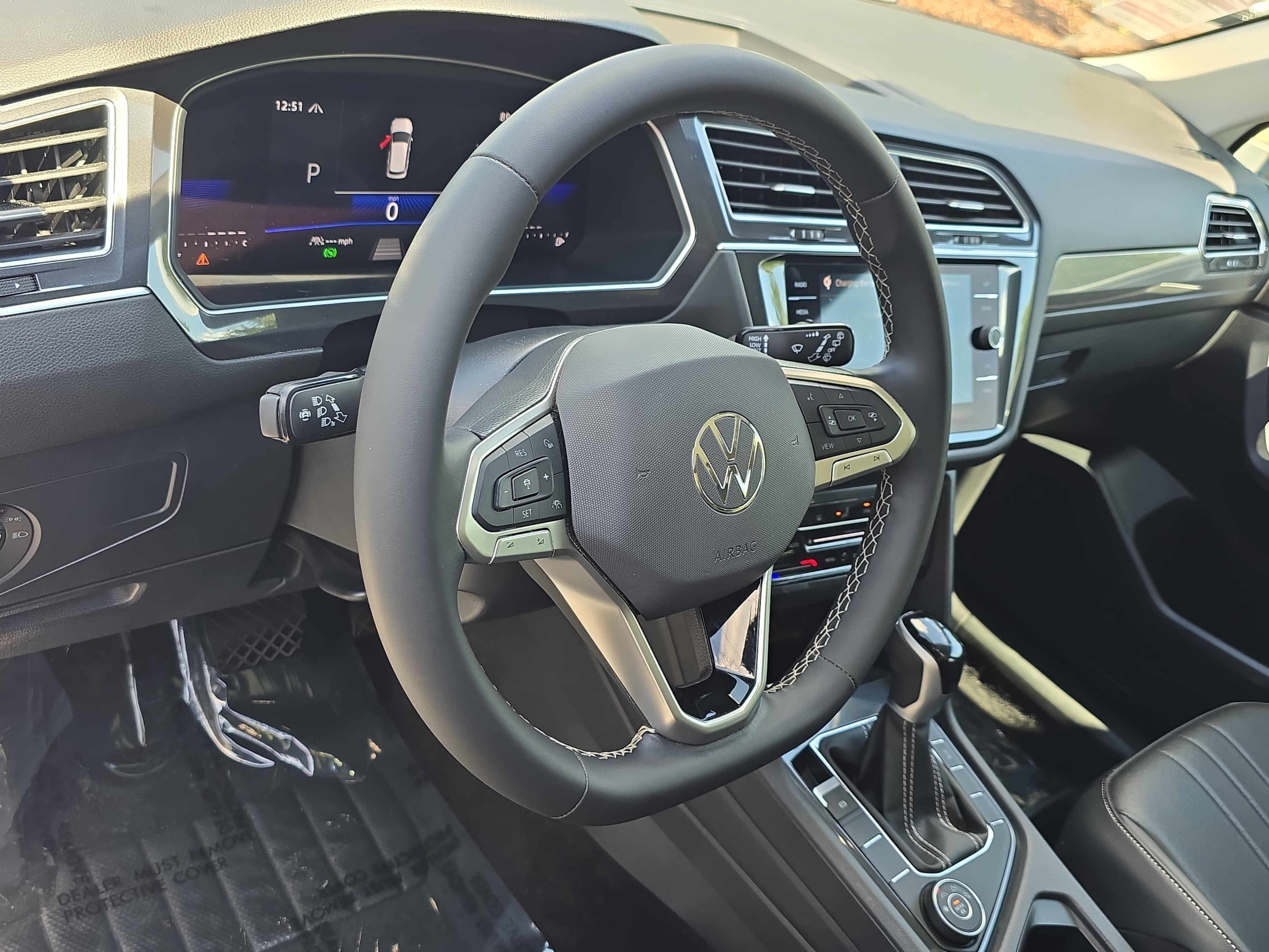 Certified 2024 Volkswagen Tiguan SE AWD/4WD image 16
