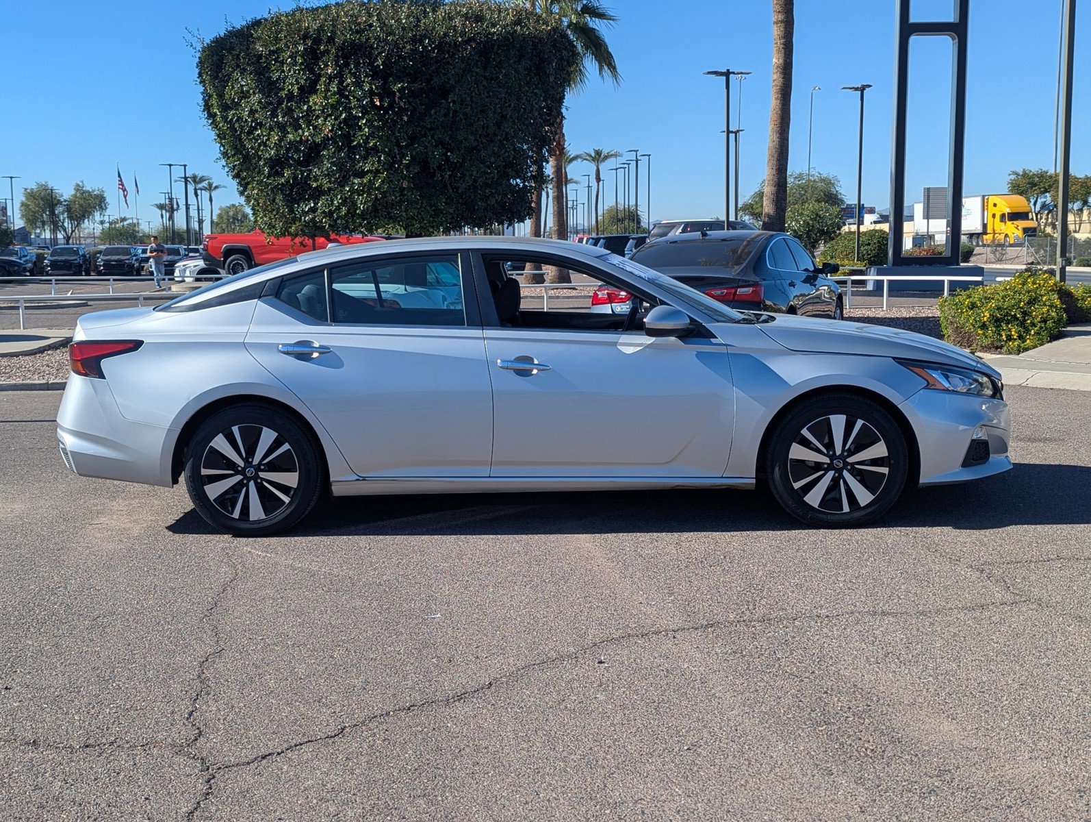 Used 2022 Nissan Altima 2.5 SV image 7