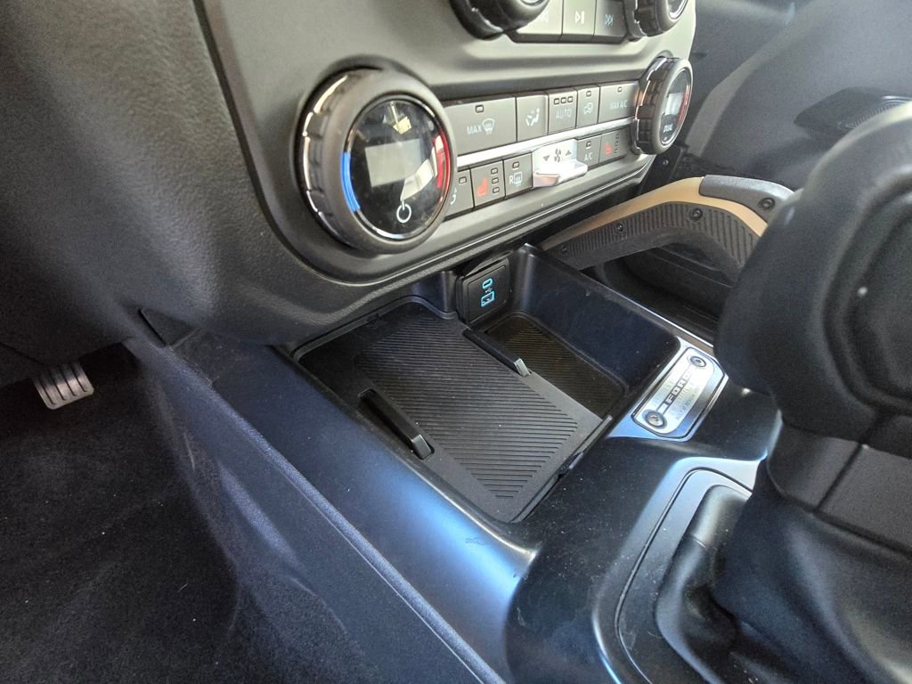 Used 2025 Ford Bronco Badlands image 16