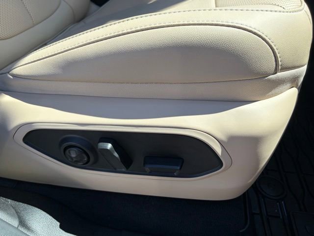 Used 2025 Jeep Grand Cherokee Limited w/ Luxury Tech Group II AWD/4WD image 27