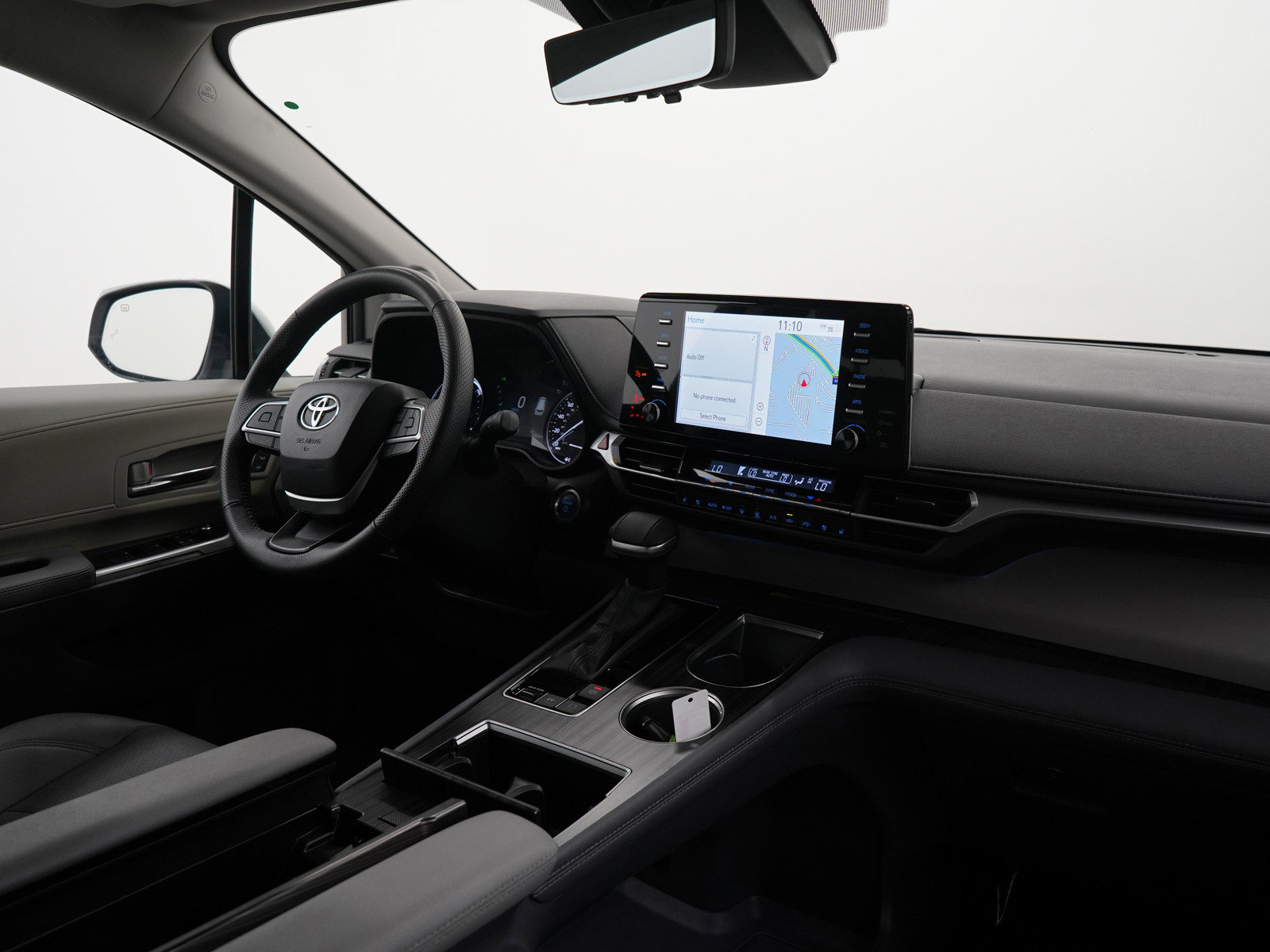 Used 2024 Toyota Sienna Limited image 12