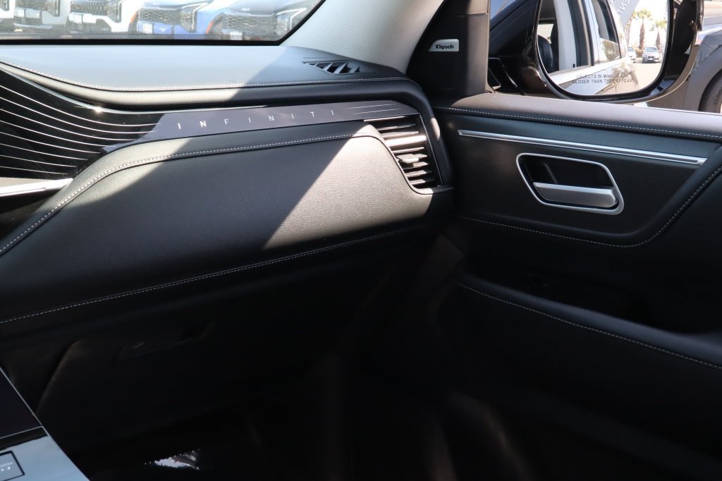 Used 2025 INFINITI QX80 Pure RWD image 30