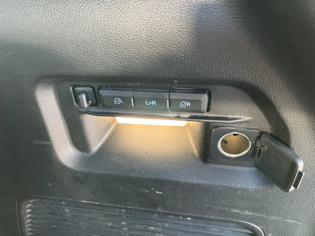 Used 2020 Ford Explorer Platinum w/ Premium Technology Package image 31