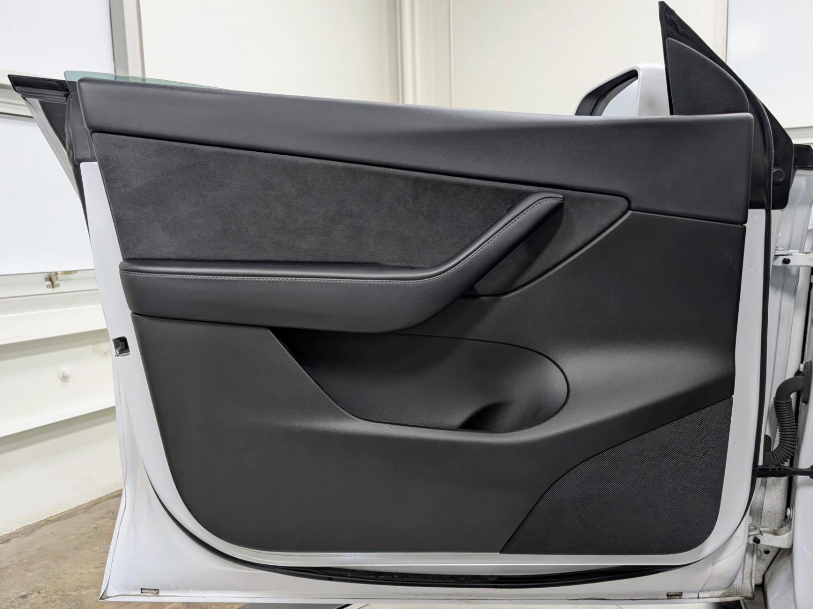 Used 2020 Tesla Model Y Long Range image 13