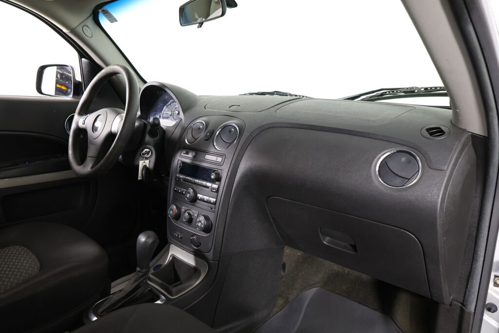 Used 2010 Chevrolet HHR LT image 23