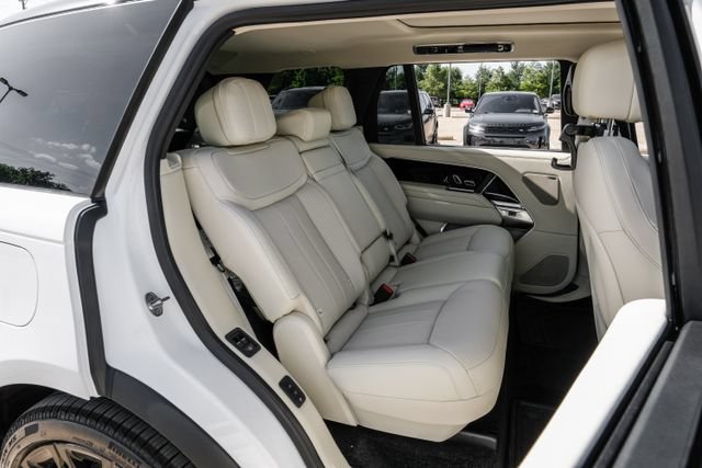New 2026 Land Rover Range Rover Long Wheelbase SE AWD/4WD image 44