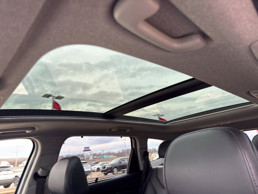 Used 2019 Hyundai Santa Fe Limited w/ Cargo Package image 11