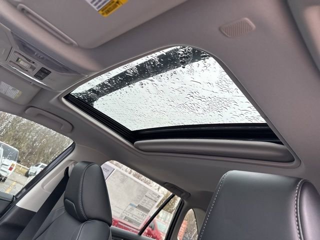 Used 2025 Toyota RAV4 Limited image 24